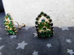 emerald green clips view